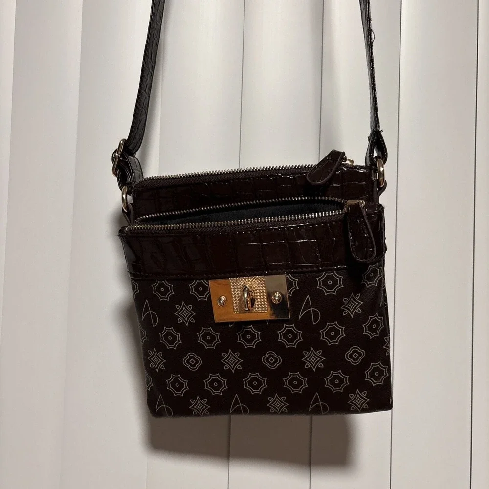 Alfred Durante, Bradford Exchange, Women's Brown Sling Bag‎ 8